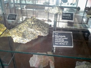 minerais no museu persona 48