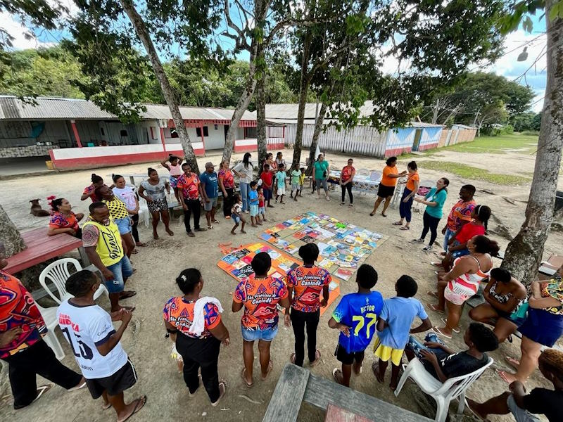 BIBLIOTECAS COMUNITÁRIAS ENVOLVEM CRIANÇAS E ADULTOS EM ORIXIMINÁ