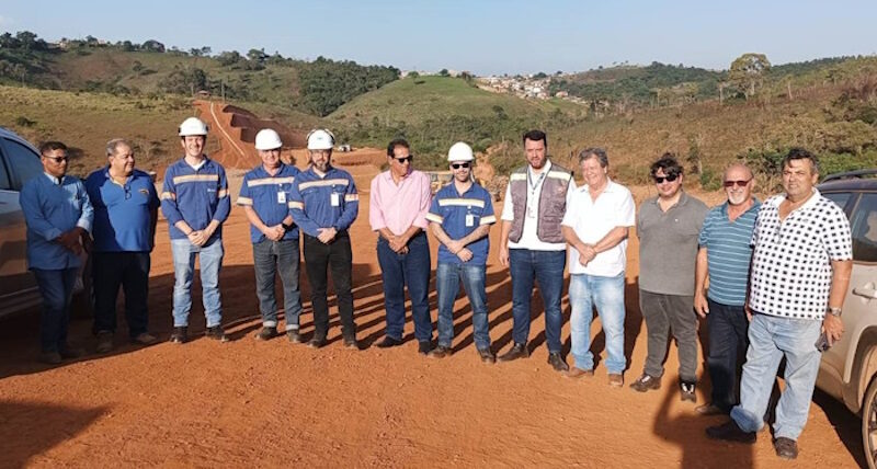 AVANÇO DAS OBRAS RODOVIÁRIAS NO SERRO (MG)