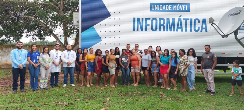 MORADORES DE IPIXUNA PARTICIPAM DE CURSO GRATUITO DE INFORMÁTICA